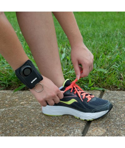 SABRE Alarma personal para correr – 130dB (rango de 1000 pies/300 m) con correa para muñeca ajustable/reflexiva/resistente a la
